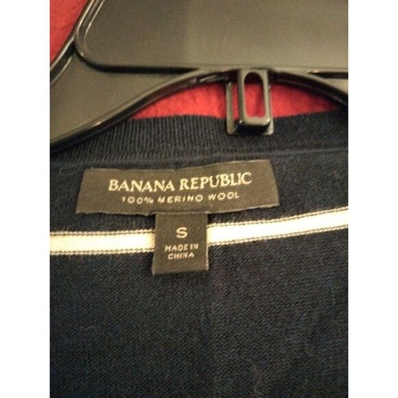 Banana Republic Stripe Merino wool V neck sweater. Women size small - Picture 5 of 5